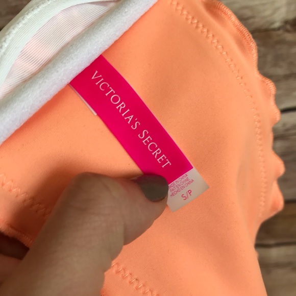 Victoria Secret Coral Bandeau Bathing Suit Top - Picture 4 of 6